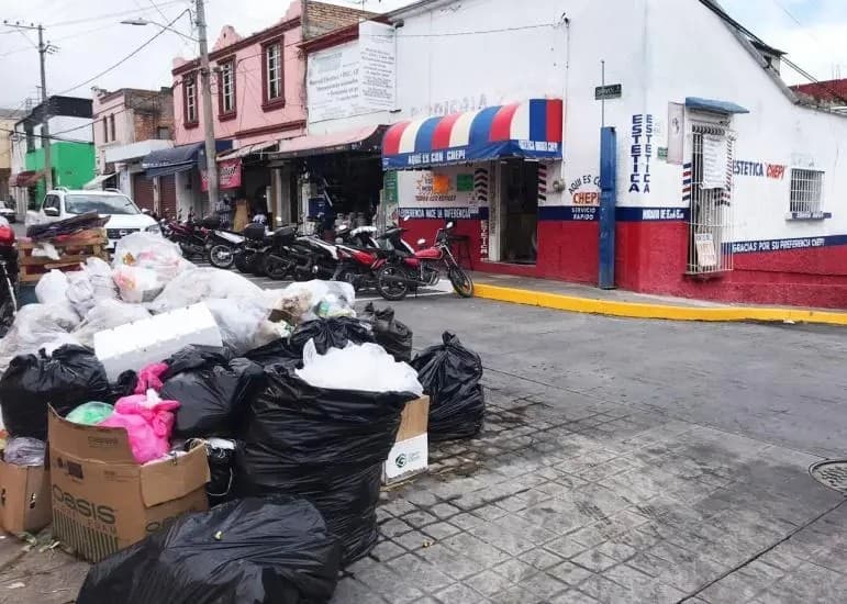 Tepic. Exigen comerciantes a Aseo Público que cumplan con horarios de recolección de basura