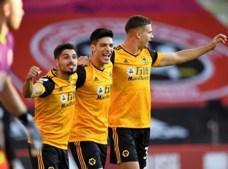 Raúl Jiménez llega a 100 partidos con los Wolves