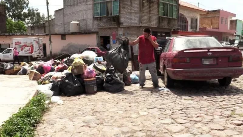 \"Que se pongan a trabajar y dejen de andar de grilleros\": Piden tepicenses a sutsemistas
