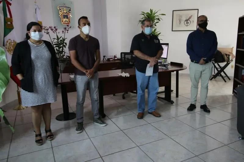 Entrega CUC Equipos iPad A Alumnos, Para que Estudien en Línea