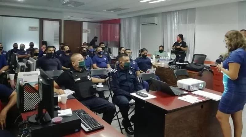 Capacitan a Policías en Protocolo de Actuación en Violencia Contra Mujeres