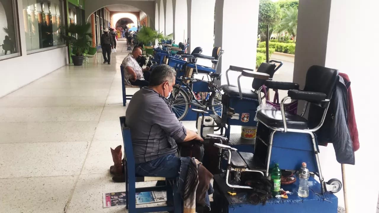 Cae servicio de boleros ante las restricciones de Secretaria de Salud