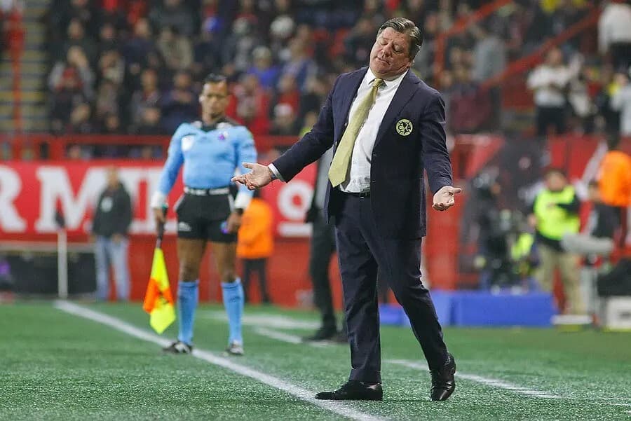 América quiere más títulos del Piojo antes de verlo en Europa