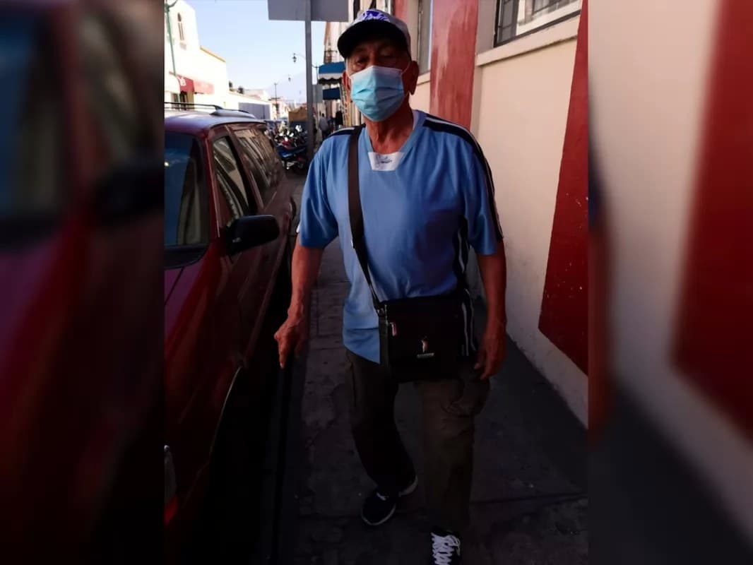 \"Invaden nuestros lugares y vialidad no los infracciona\"