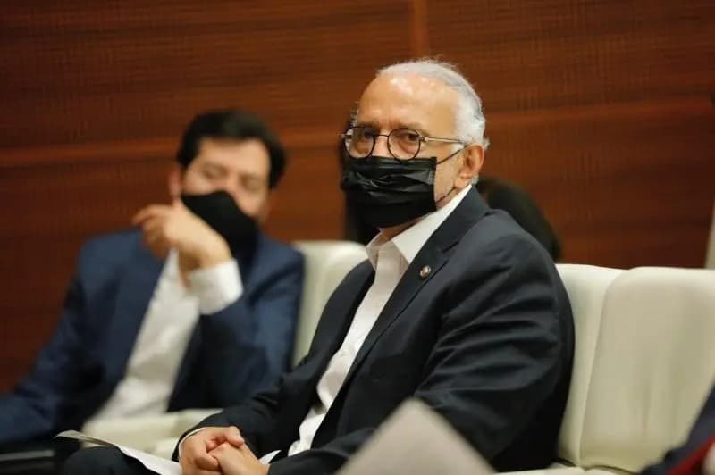 Confirma Miguel Ángel Navarro Quintero que padece COVID-19