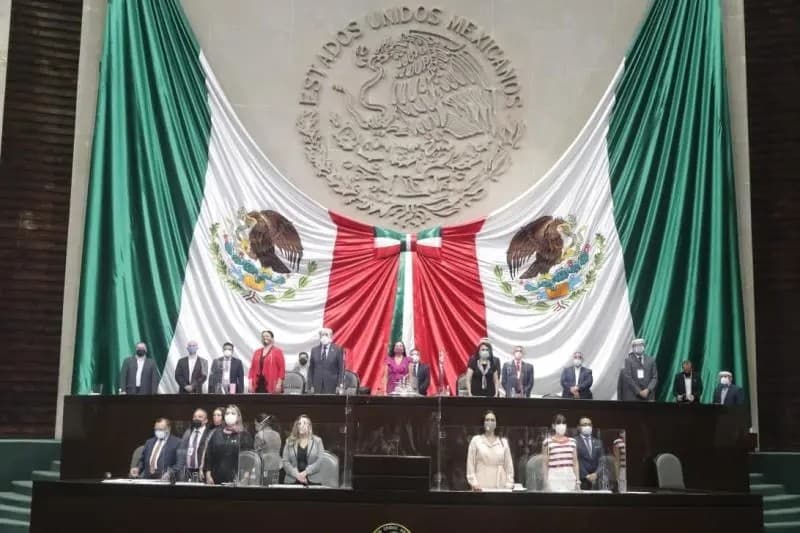 PRI no logra mayoría calificada para presidir San Lázaro; \"Sigo vivo\", dice Noroña