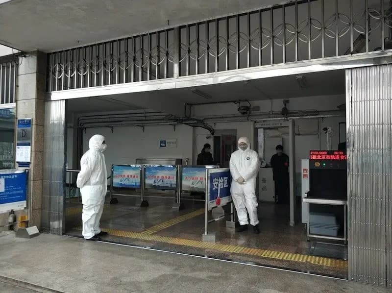 Beijing impone restricciones de viajes para intentar contener nuevo brote de Covid-19