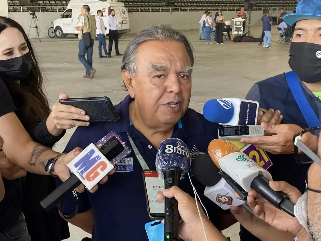 Enfermos pasan horas sin ser atendidos por falta de espacios en hospitales