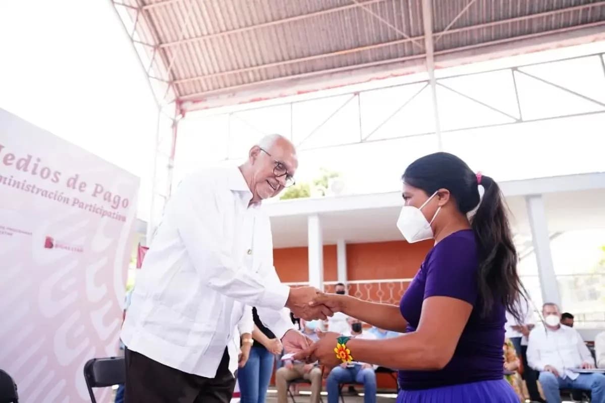 Construimos desde el diálogo y la inclusión mejores centros educativos: Navarro Quintero