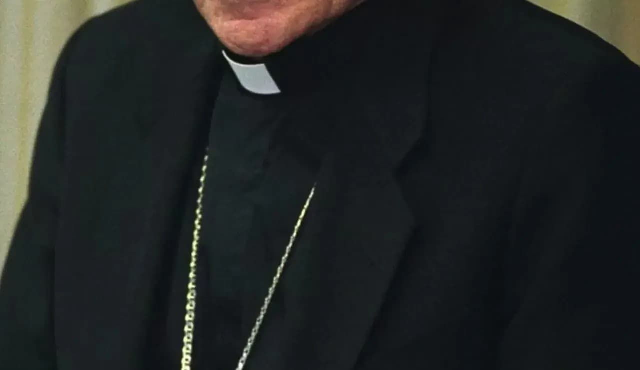 Sentencian a sacerdote sesenta años por violar a un menor de edad