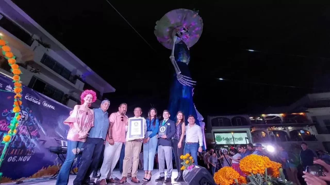 Rompe récord guinnes la catrina gigante de Puerto Vallarta