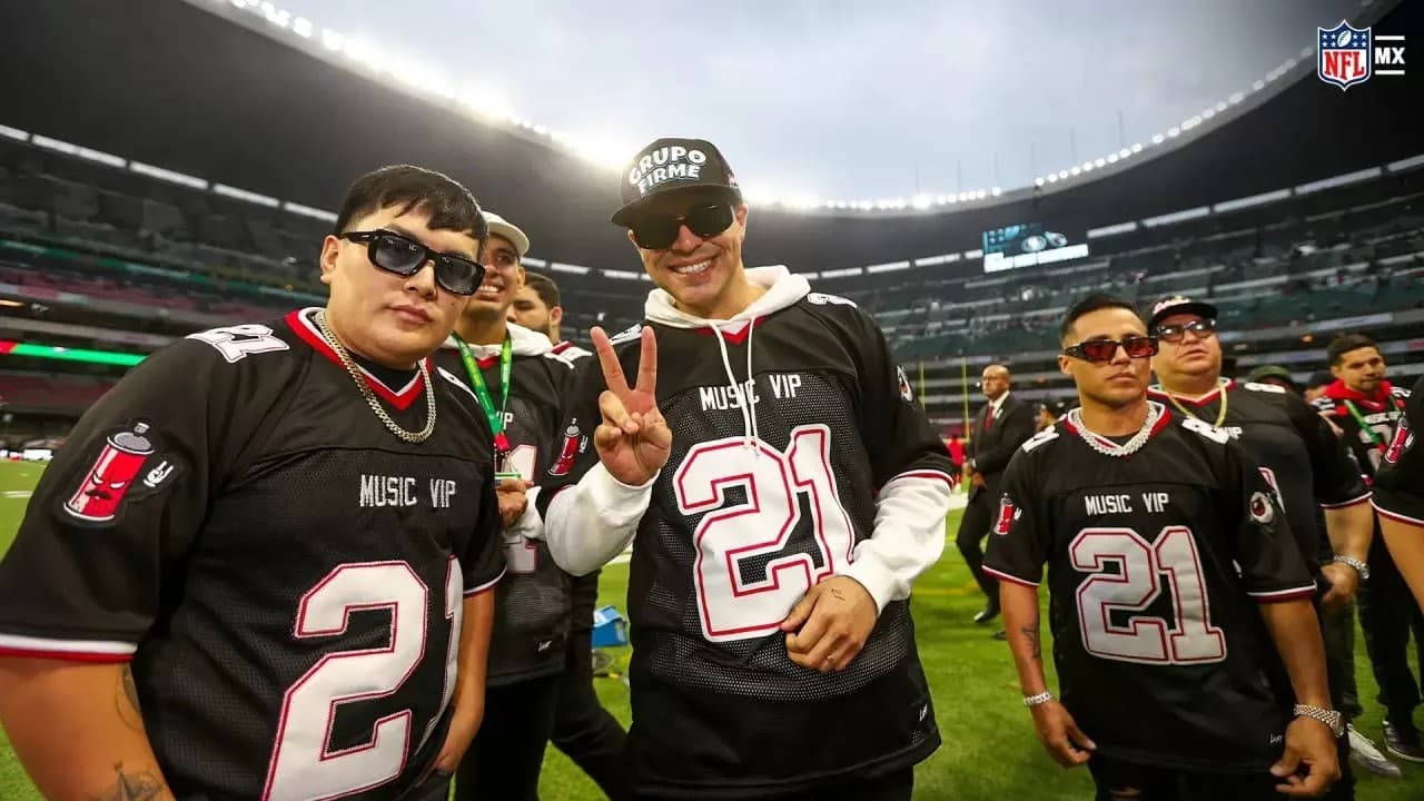 Abuchean a grupo firme en el estadio Azteca