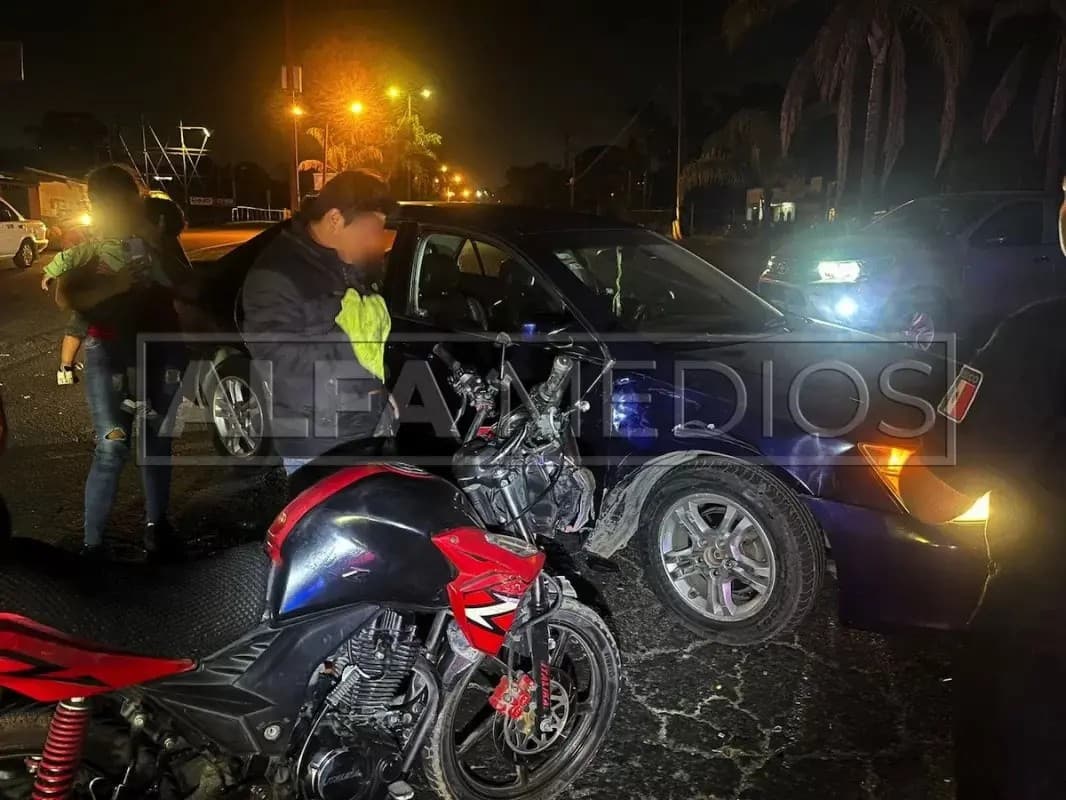 Dos lesionados en el distribuidor vial del perico