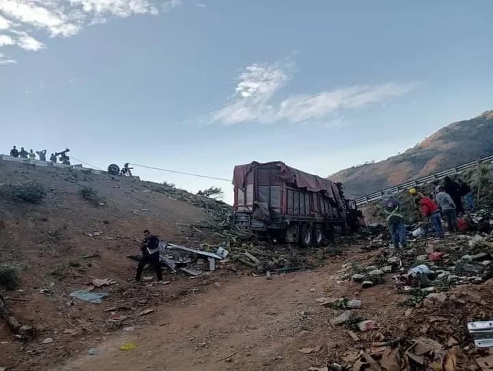 Sube saldo a 9 personas fallecidas en accidente de la Jala-Compostela