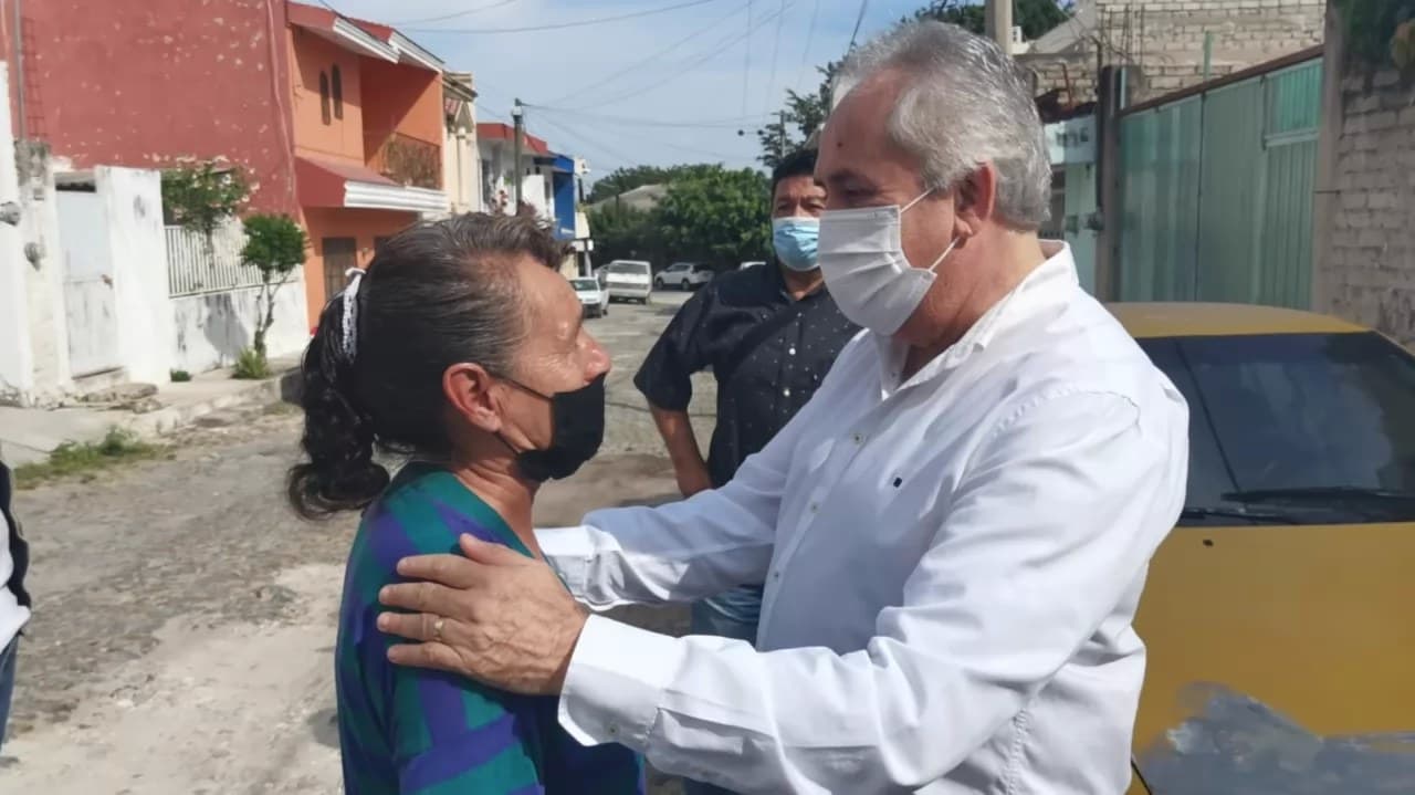 Apoya Juan Echeagaray a quienes más lo necesitan