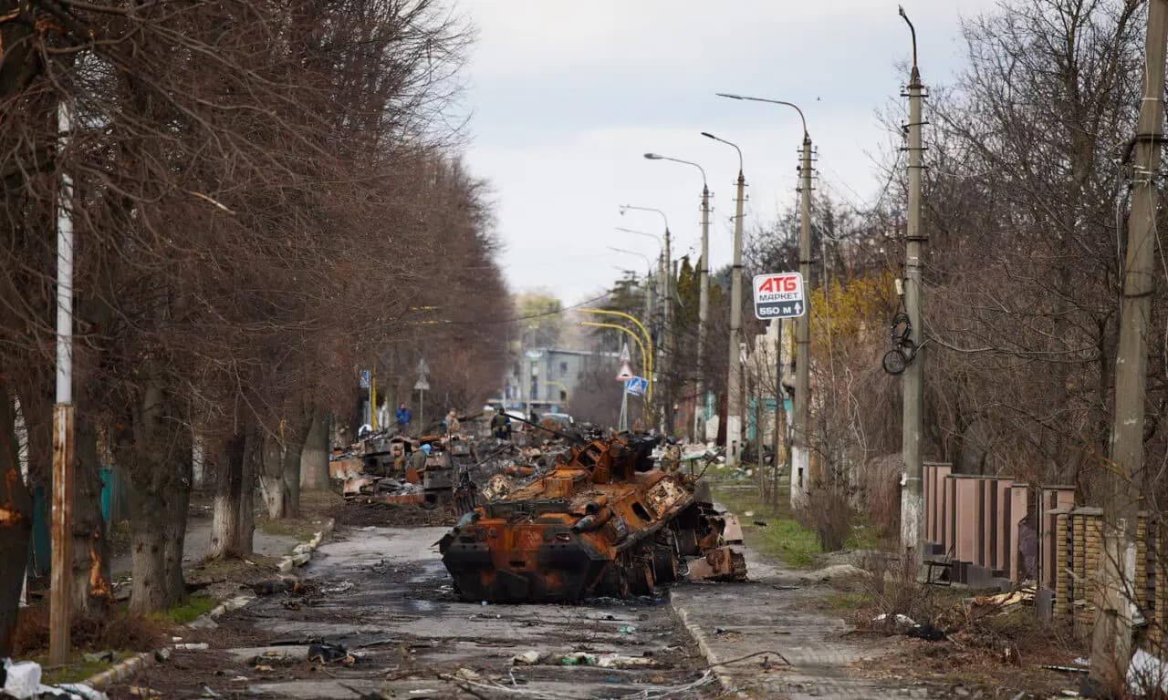 Ucrania bajo fuego cruzado: Bombardeos rusos y un plan de paz que divide al mundo