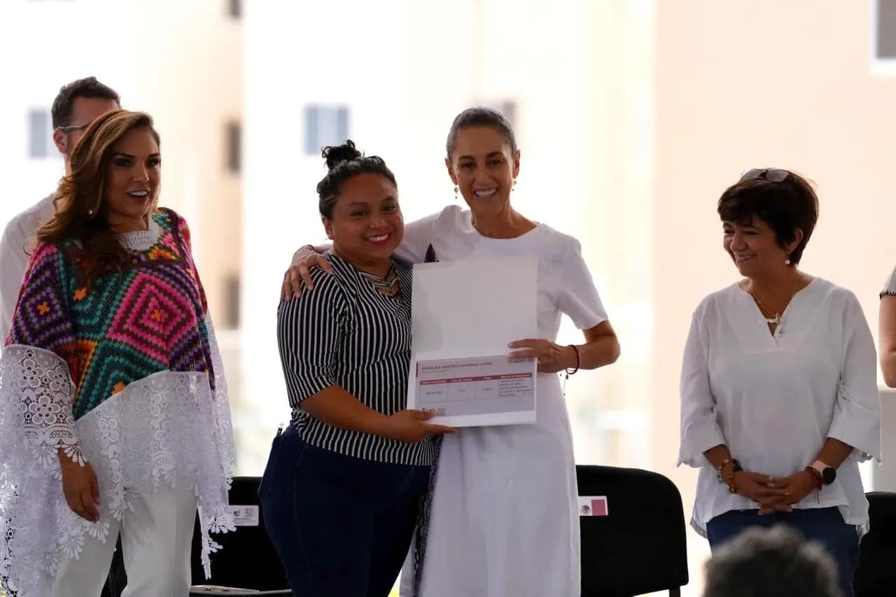 Sheinbaum entrega 225 viviendas en Playa del Carmen; avanza 90% en meta anual