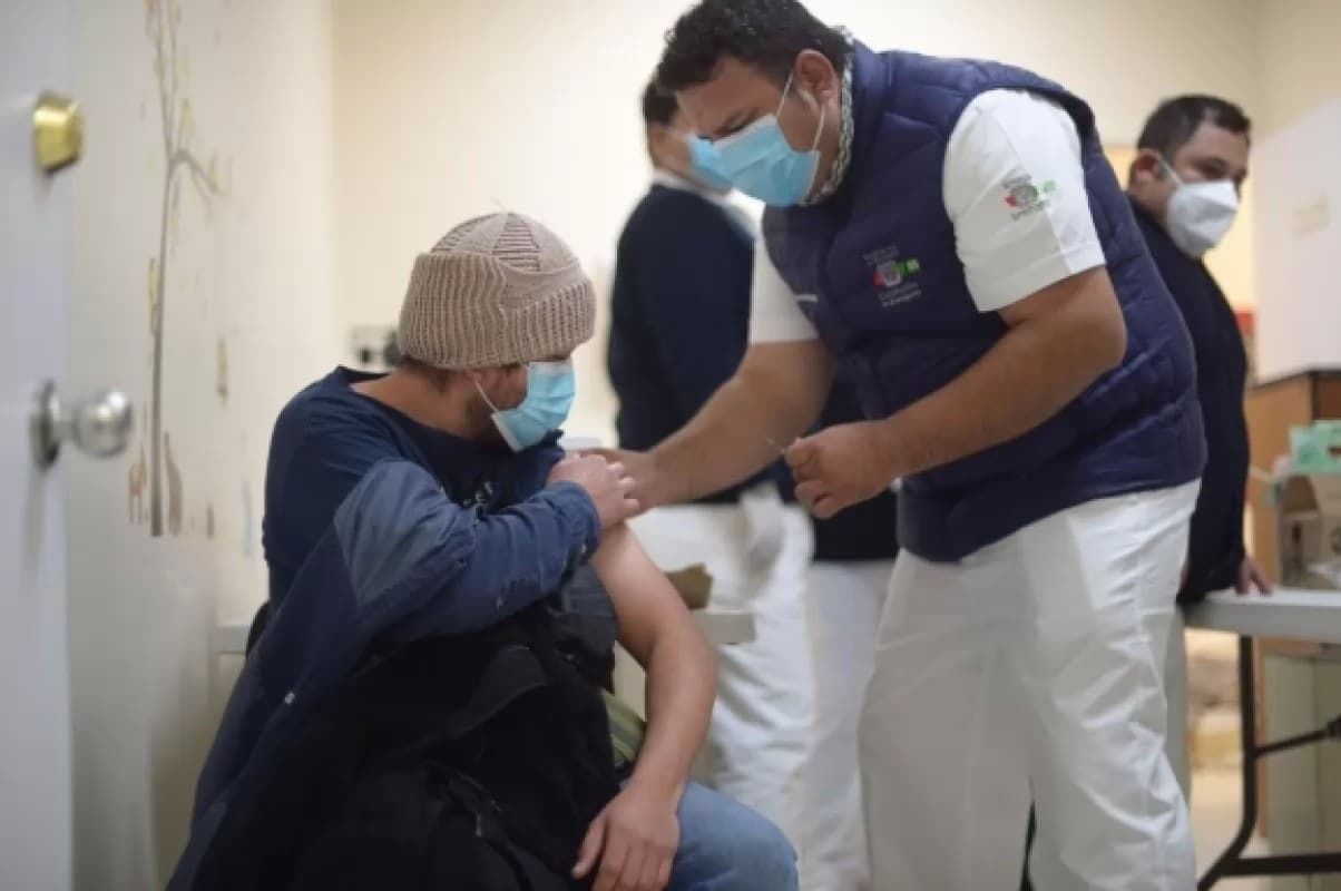 83% de los vacunados contra la COVID-19 ya cuentan con esquema completo