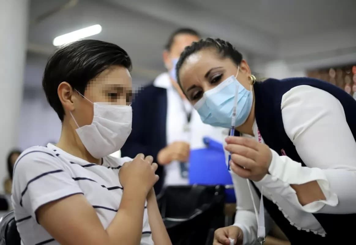 Anuncian registro para vacunar a jóvenes de 15 a 17 años de edad