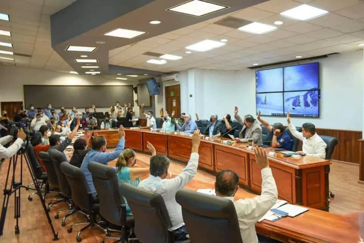 Acusa diputado a la Mesa COVID de incongruente