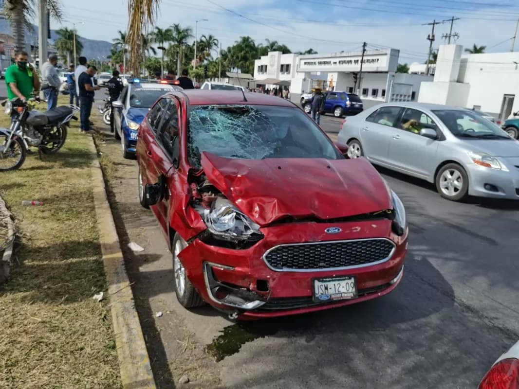 Agente de la Policía Estatal se debate entre la vida y la muerte