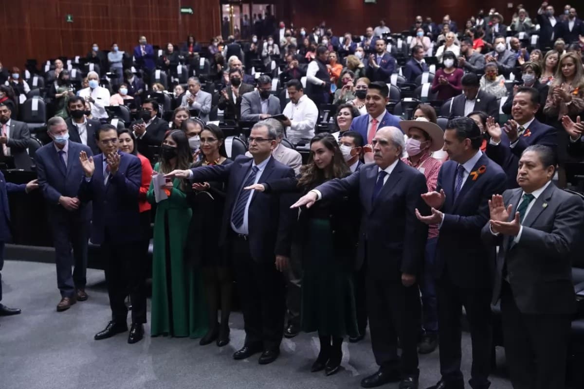 Rinde protesta Pablo Gómez como nuevo titular de la UIF