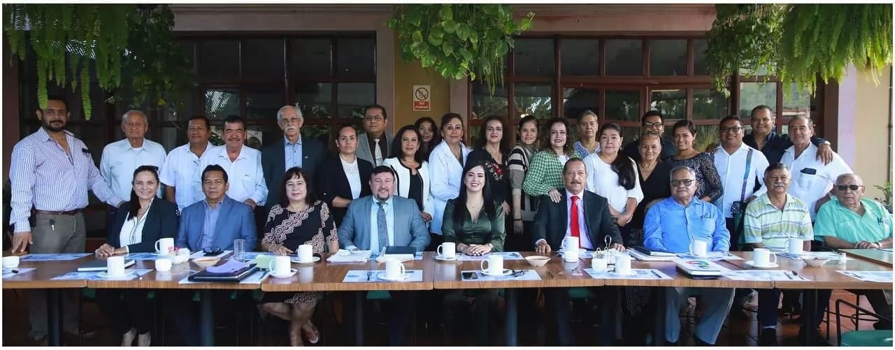 Se reúne Alba Cristal con Abogados de la Red Anticorrupción