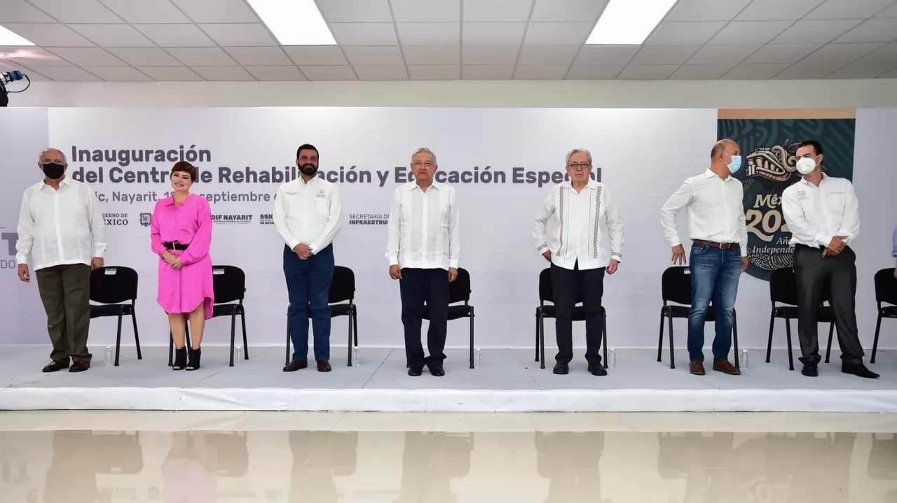 Invita AMLO a Toño Echevarría a unirse a la Cuarta Transformación