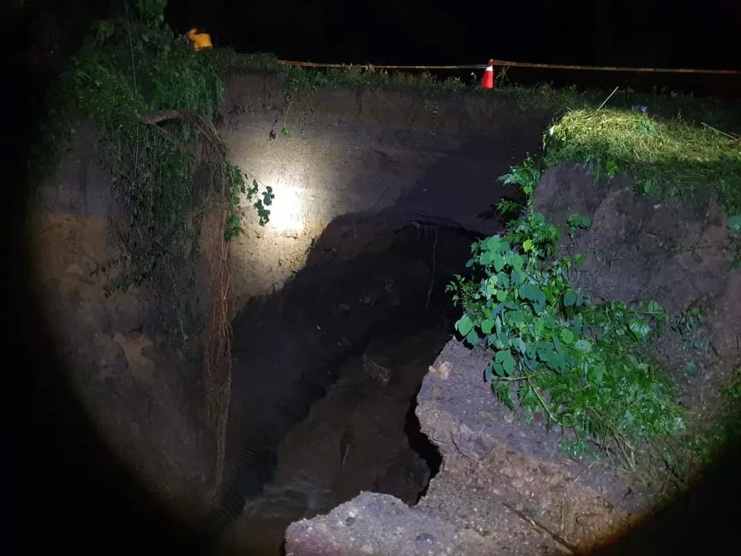 ¡permanecerá cerrada la carretera 544!