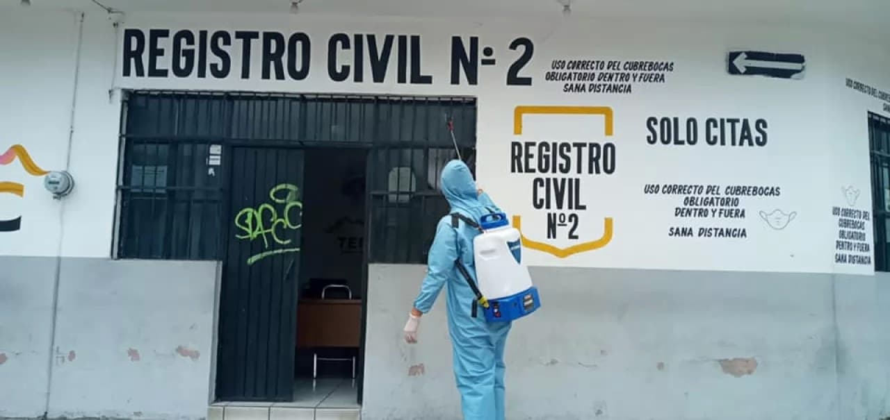 Cierran más oficinas públicas por contagios de COVID