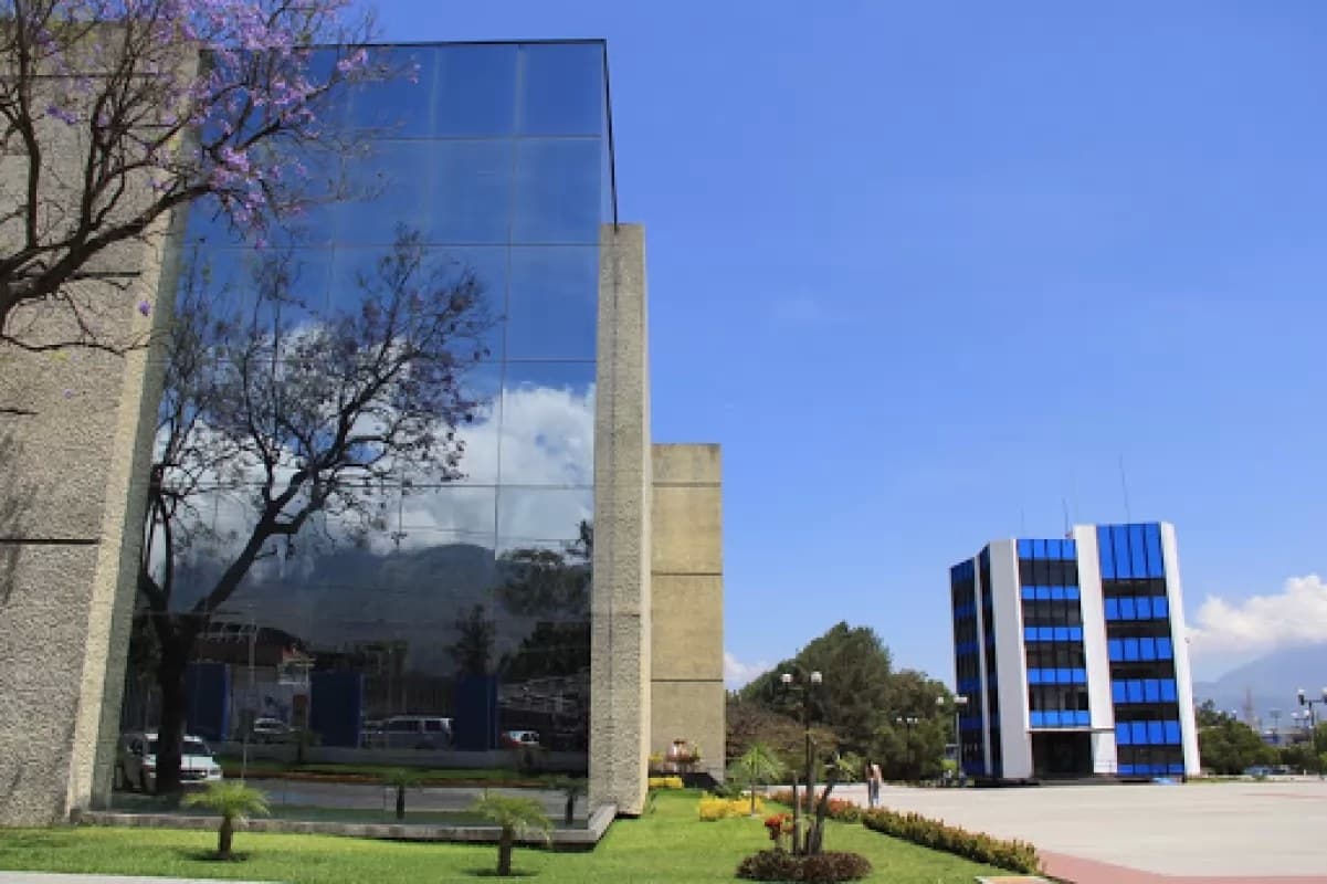 Seremos cautelosos con el regreso a clases presenciales: UAN