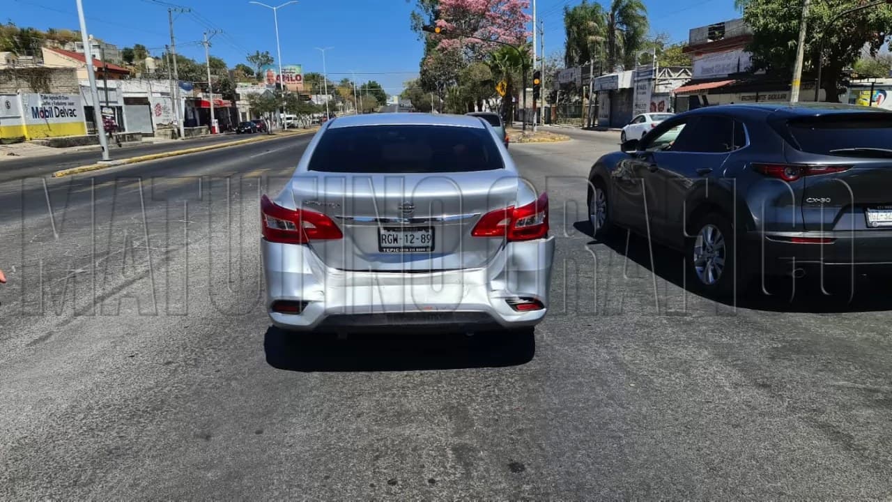 Impacta por alcance en boulevard tepic-xalisco