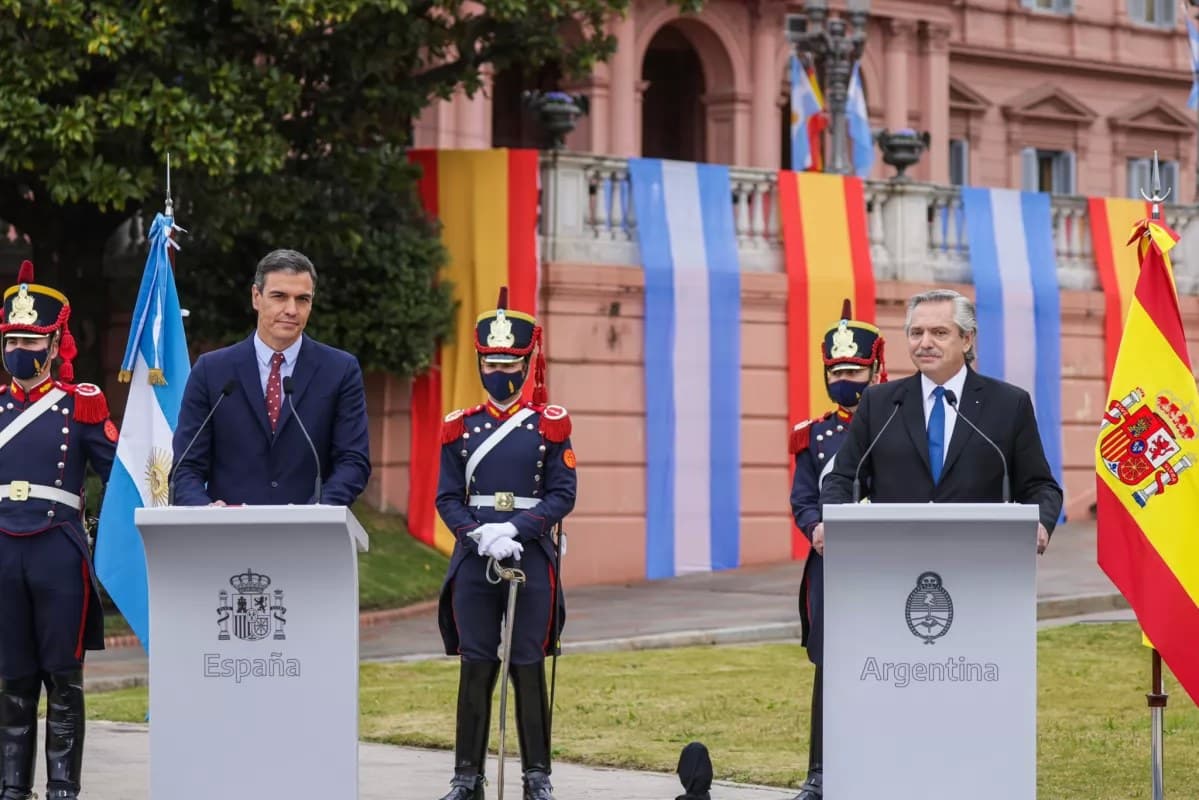 \"Mexicanos salieron de los indios\": Presidente de Argentina