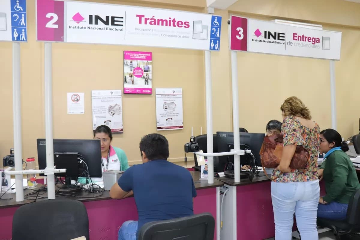 Roban más de 2 millones de pesos a funcionarios del INE