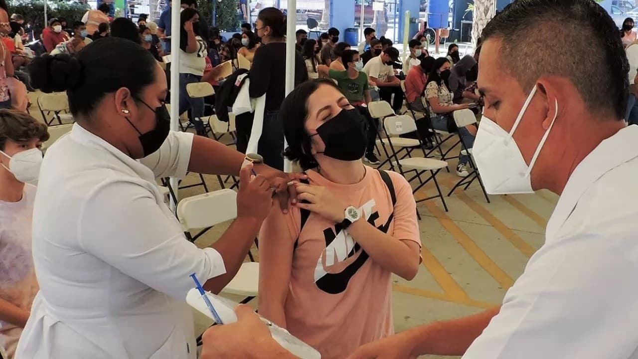 Comienza la vacunación para millennials y rezagados