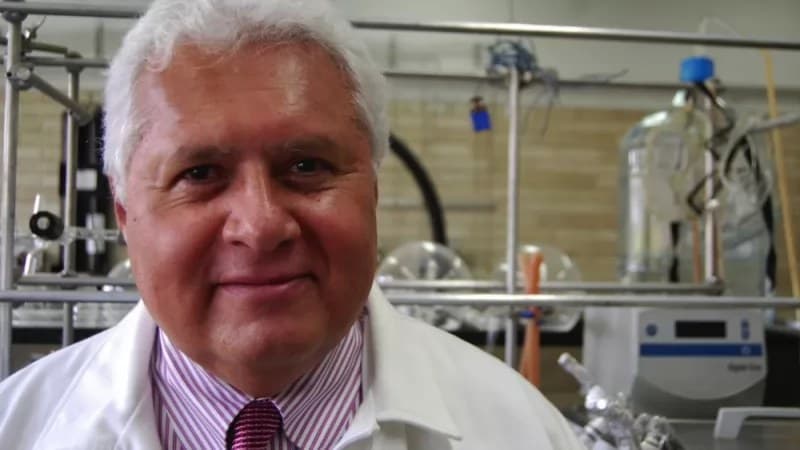 NASA nombra a montaña de Marte en honor a Rafael Navarro