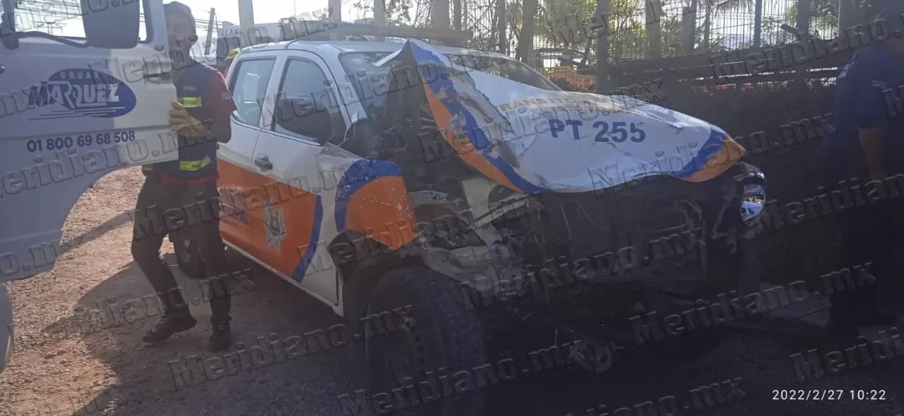 ¡destrozan patrulla!