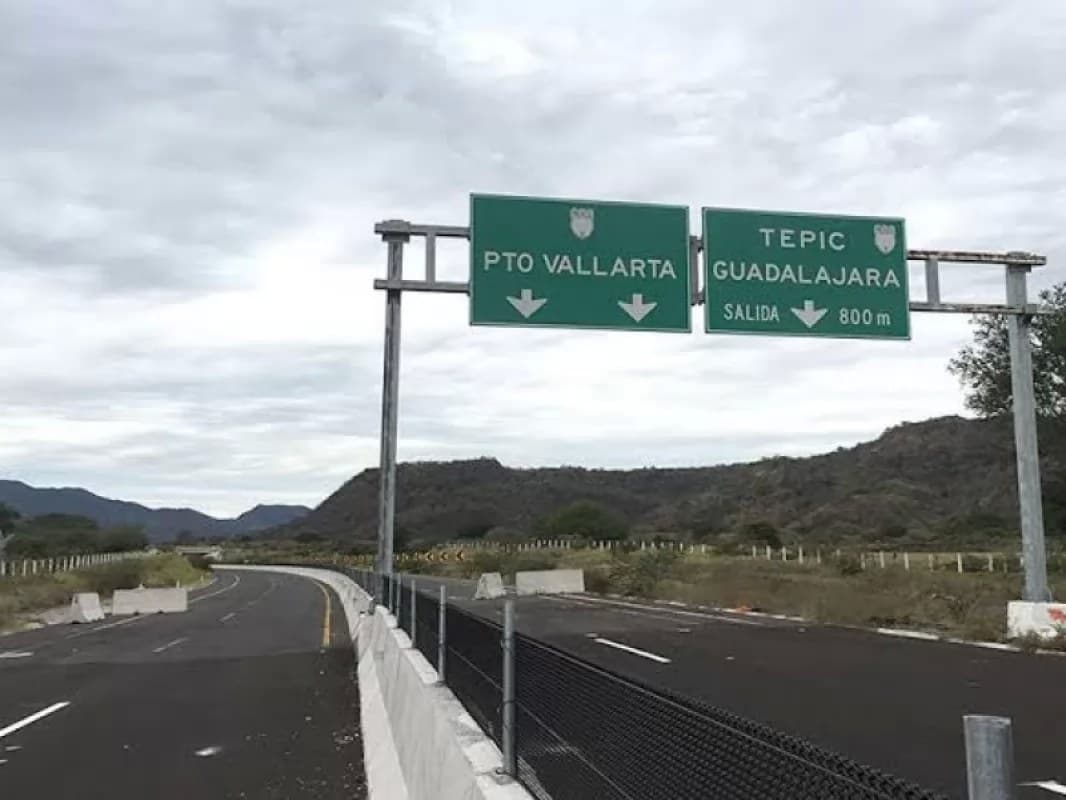 Garantizan autoridades de los tres niveles de gobierno seguridad en playas y carreteras de Nayarit