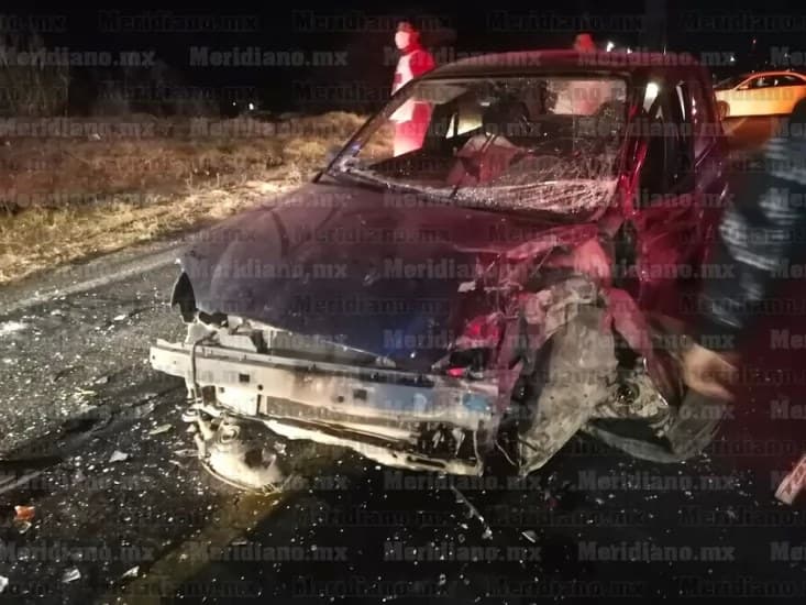 Dos lesionados tras aparatoso accidente frente al Infonavit Solidaridad