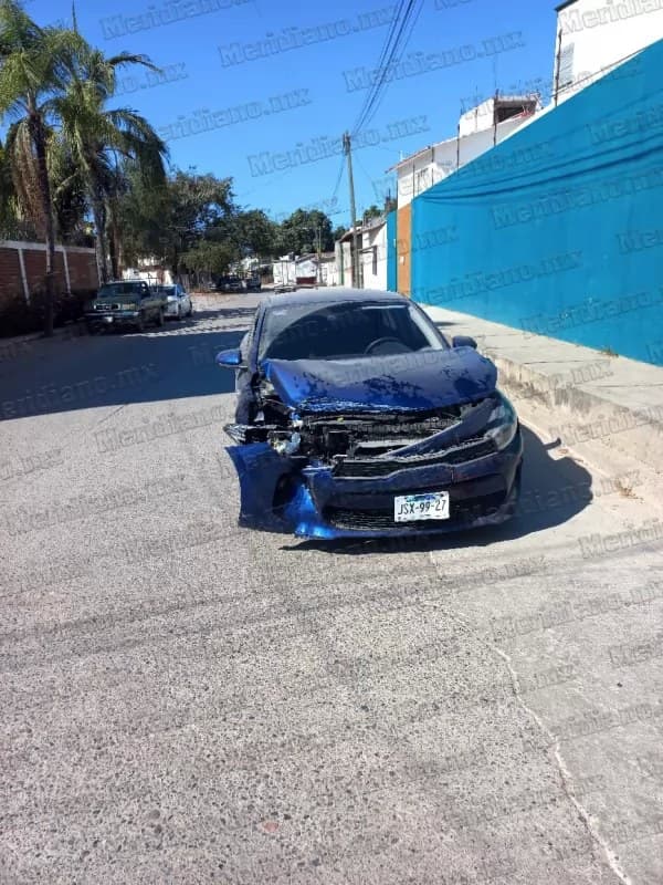 ¡fuerte choque y volcadura!