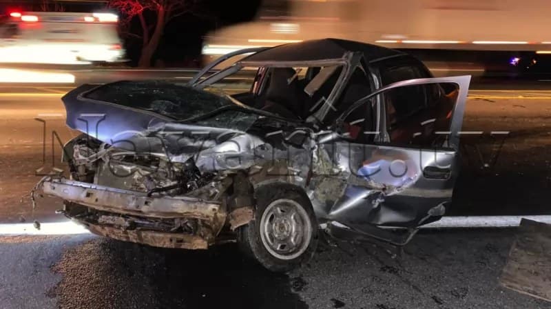 Dos vehículos chocan de frente en la autopista Tepic-Mazatlán