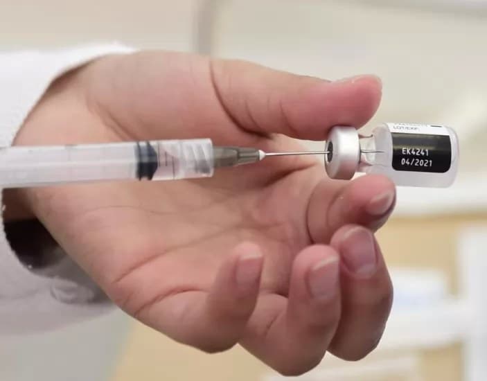 Estados Unidos aprueba uso de vacuna de Pfizer en adolescentes