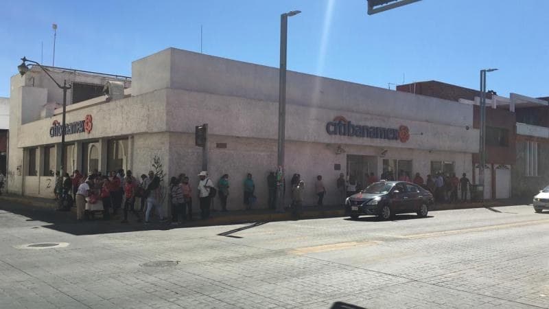 Lucen aglomeraciones en bancos de Tepic oootra vez