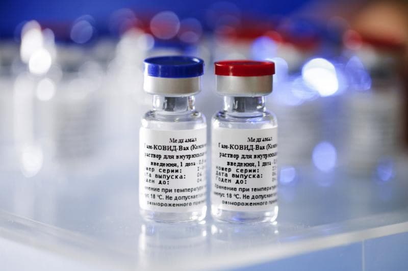 Reporta vacuna rusa \"Sputnik V\" una eficacia contra el COVID-19 del 92%