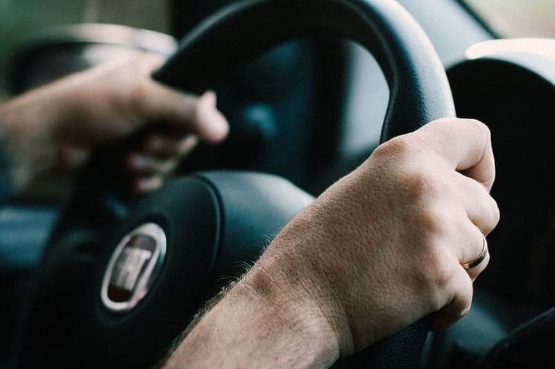 Conductores de Uber y otras plataformas podrían tener sueldo fijo