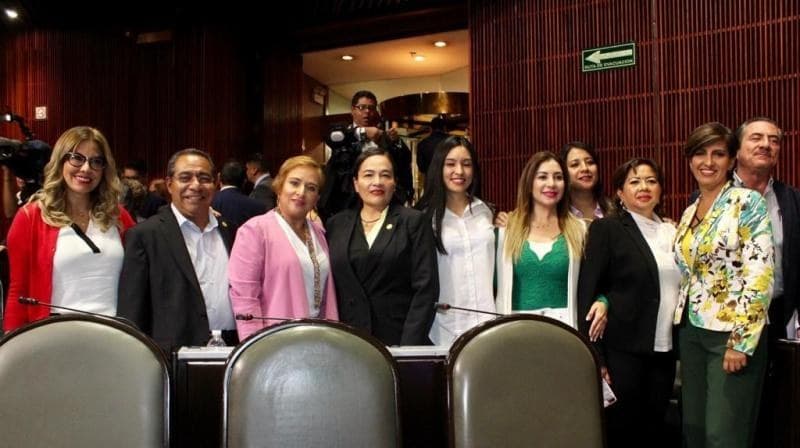 Interpone PRD denuncia contra prima de AMLO por tráfico de influencias
