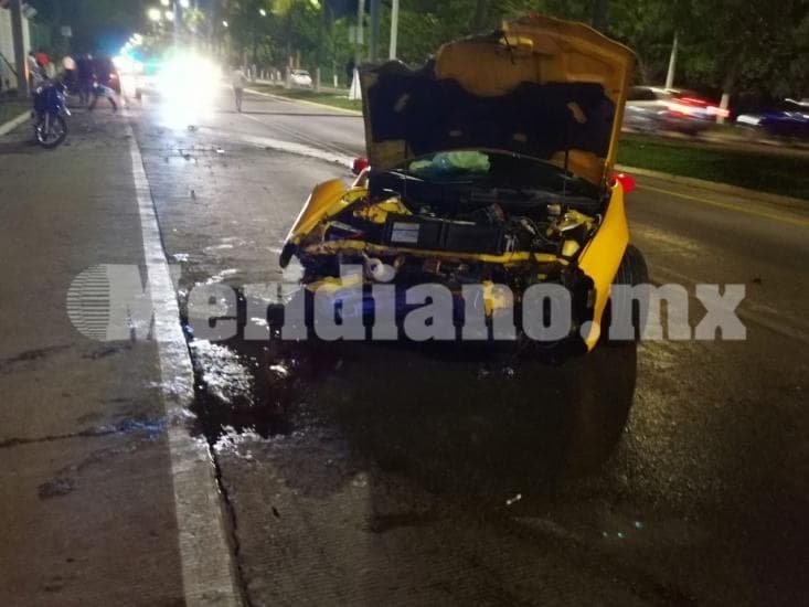 Frente al aeropuerto de vallarta… ¡destrozó un camaro!