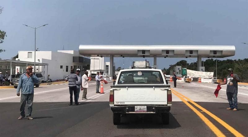 Se acabó el negocio del siglo; Los tomacasetas ganaron miles de millones sin invertir nada