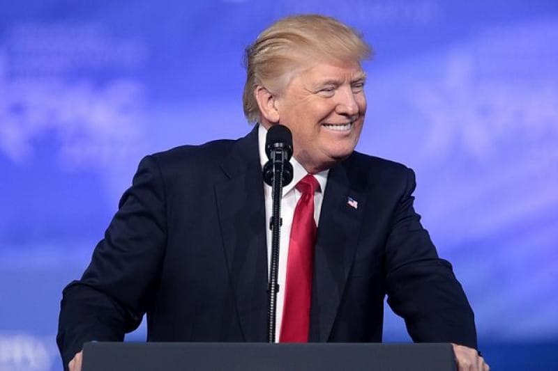 Demócratas preocupados por acceso de Trump a códigos nucleares