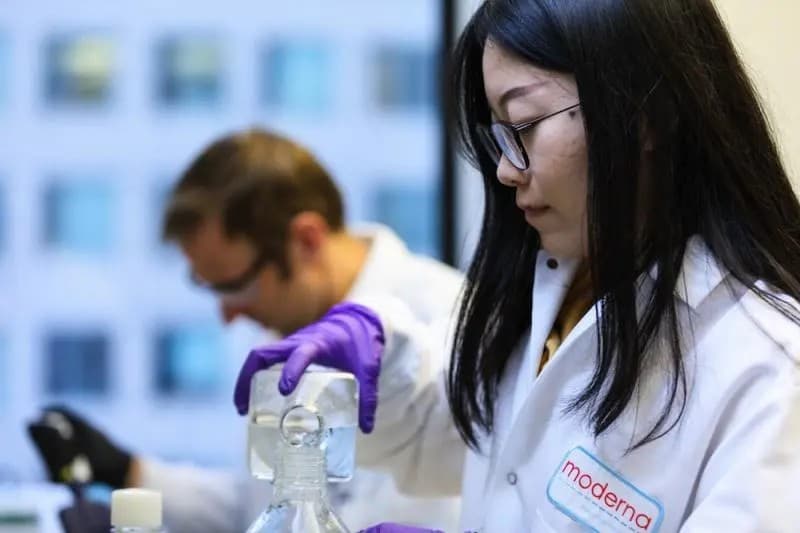 Advierte COFEPRIS por venta ilegal de la vacuna antiCOVID de Moderna